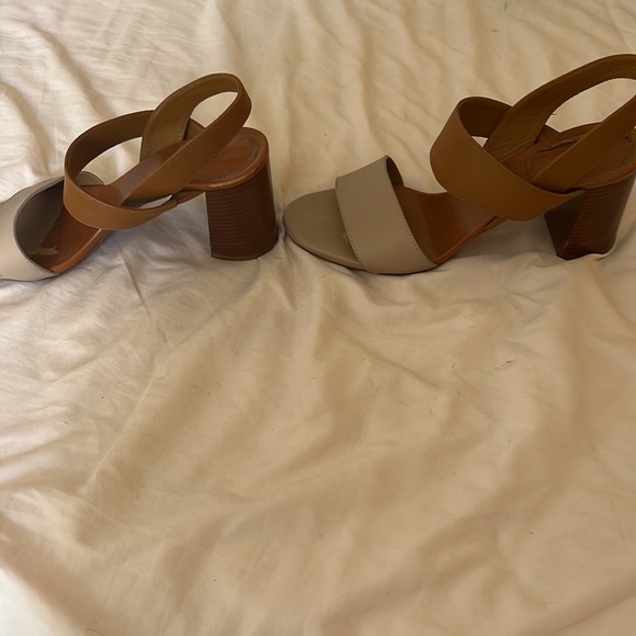 Chloe casual heels. Definitely some wear and tear but could be fixed up - Picture 2 of 4